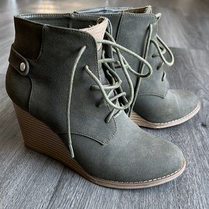 Wedges booties